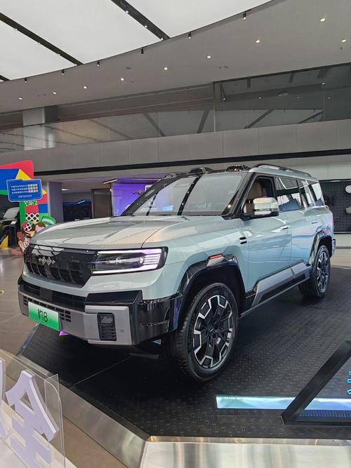 成都203比亚迪方程豹硬派越野的爆款，英菲尼迪35周年与你共成长